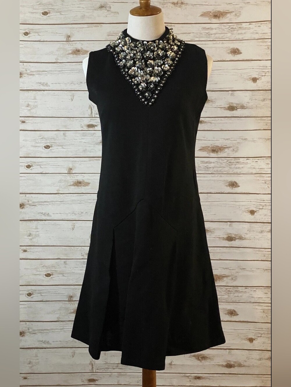 Embellished Black Sleeveless Jewel Neck Dress